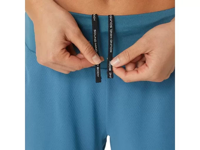 Pantaloni scurți VENTILATE 2-N-1 de 3,5 inch pentru femei Pantaloni scurți VENTILATE 2-N-1 de 3,5 inch pentru femei