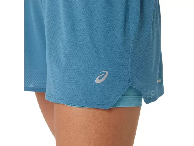 Pantaloni scurți VENTILATE 2-N-1 de 3,5 inch pentru femei Pantaloni scurți VENTILATE 2-N-1 de 3,5 inch pentru femei