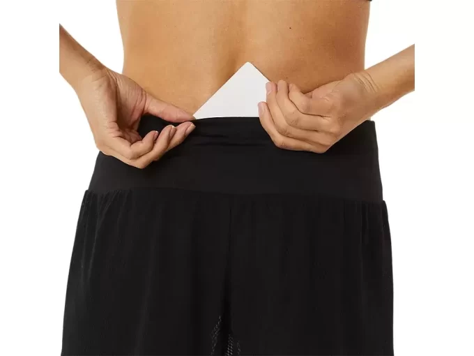 Pantaloni scurți VENTILATE 2-N-1 de 3,5 inch pentru femei Pantaloni scurți VENTILATE 2-N-1 de 3,5 inch pentru femei