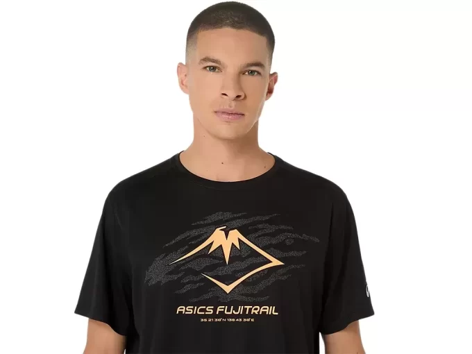 TOP CU MÂNECĂ SCURTĂ ȘI LOGO FUJITRAIL TOP CU MÂNECĂ SCURTĂ ȘI LOGO FUJITRAIL