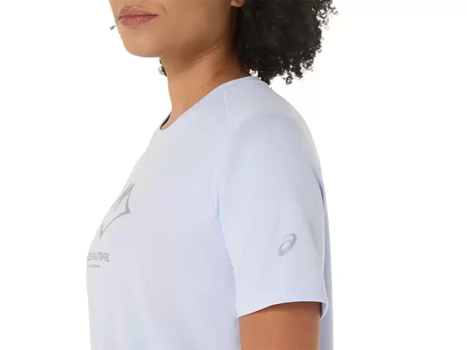 TOP CU MÂNECĂ SCURTĂ ȘI LOGO FUJITRAIL TOP CU MÂNECĂ SCURTĂ ȘI LOGO FUJITRAIL