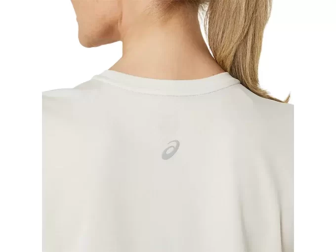TOP CU MÂNECĂ SCURTĂ ȘI LOGO FUJITRAIL TOP CU MÂNECĂ SCURTĂ ȘI LOGO FUJITRAIL