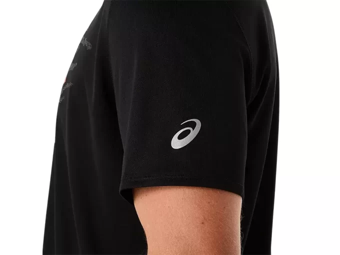 TOP CU MÂNECĂ SCURTĂ ȘI LOGO FUJITRAIL TOP CU MÂNECĂ SCURTĂ ȘI LOGO FUJITRAIL